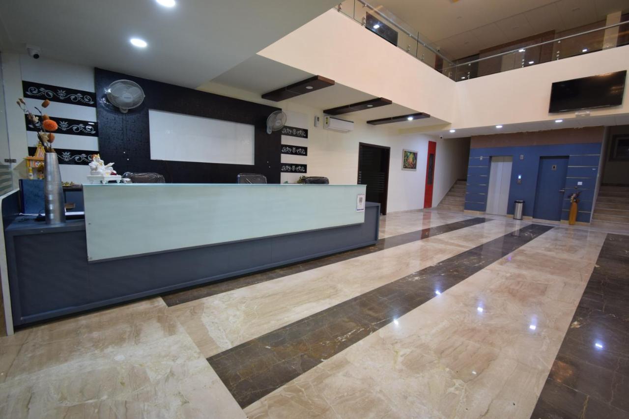 The Sky Imperial- Hotel Gopal Darshan Nāthdwāra Εξωτερικό φωτογραφία